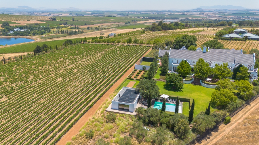 4 Bedroom Property for Sale in Devonvallei Western Cape